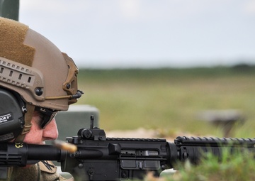 350th CACOM Soldiers qualify with M4 carbines