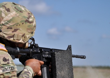 350th CACOM Soldiers qualify with M4 carbines