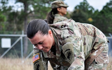 350th CACOM Soldiers conduct motor pool operations