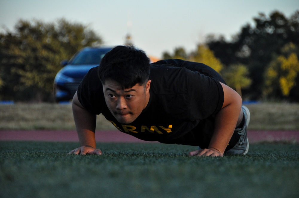 Army Reserve Signal Soldiers power through physical training