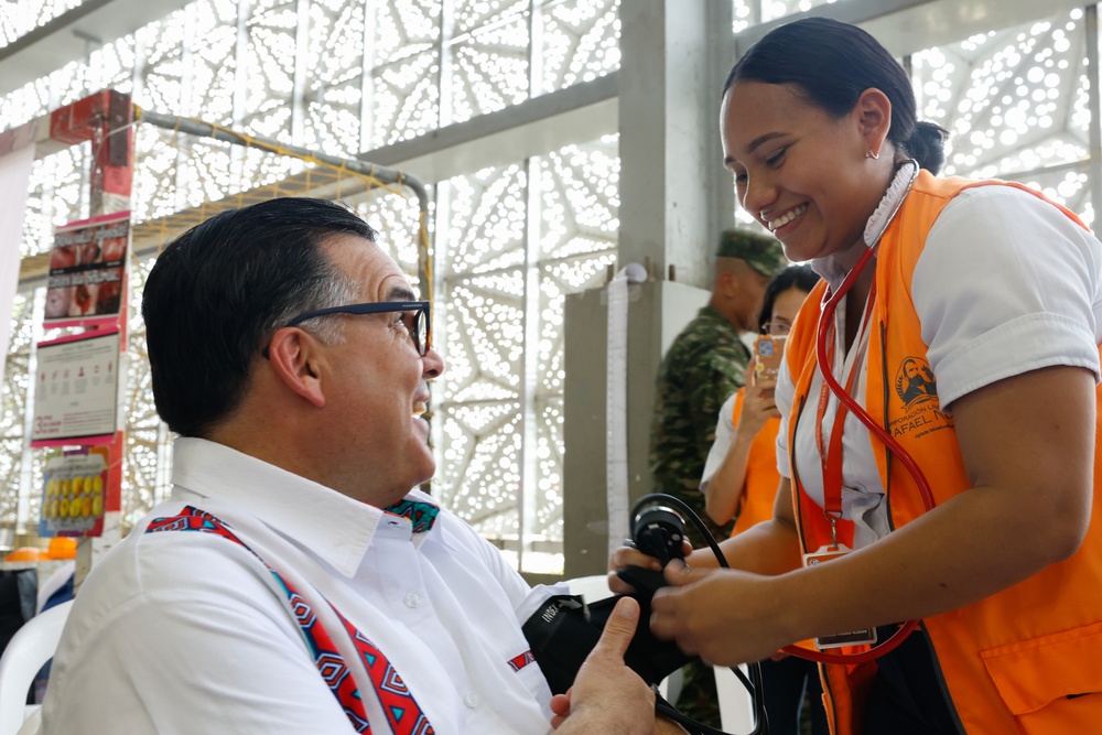 Continuing Promise 2024 held a joint ceremony between U.S. and Colombian military forces