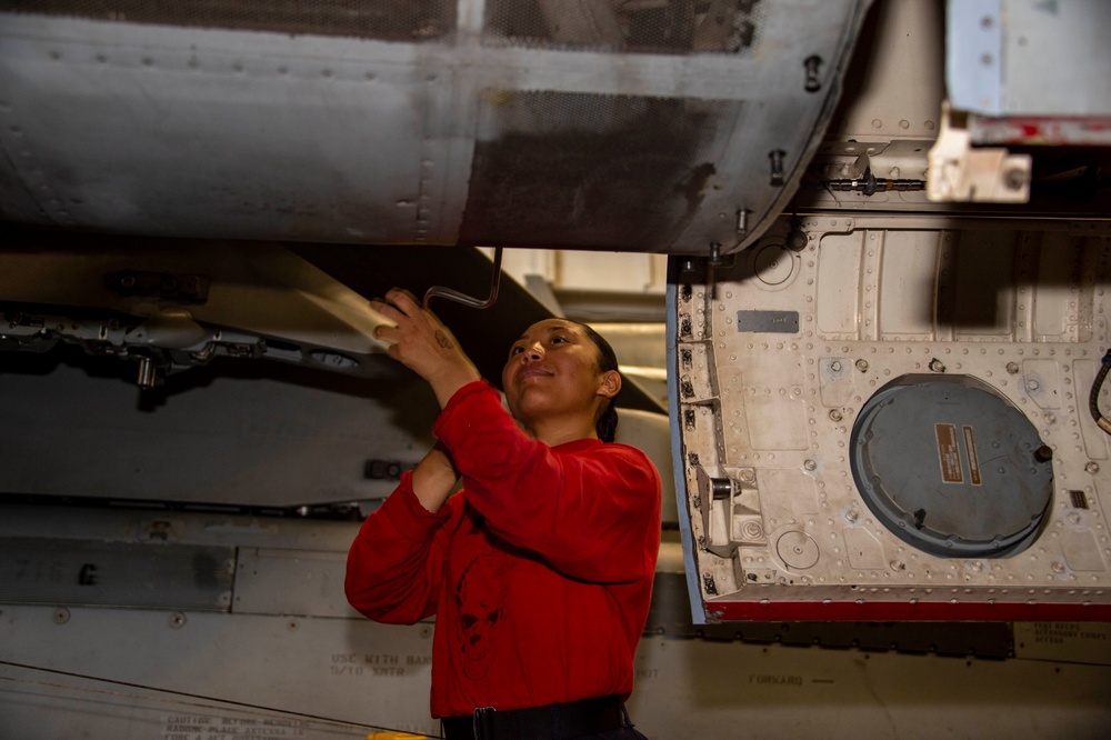 USS Carl Vinson (CVN 70) Aviation Ordnanceman Airman