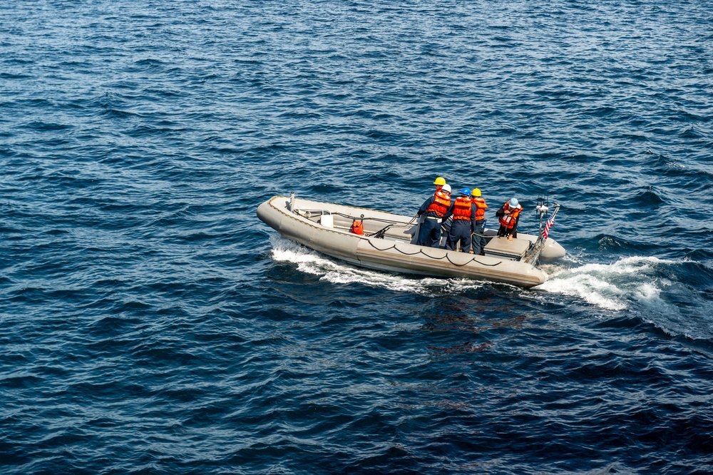 USS Blue Ridge Conducts Small Boat Operations