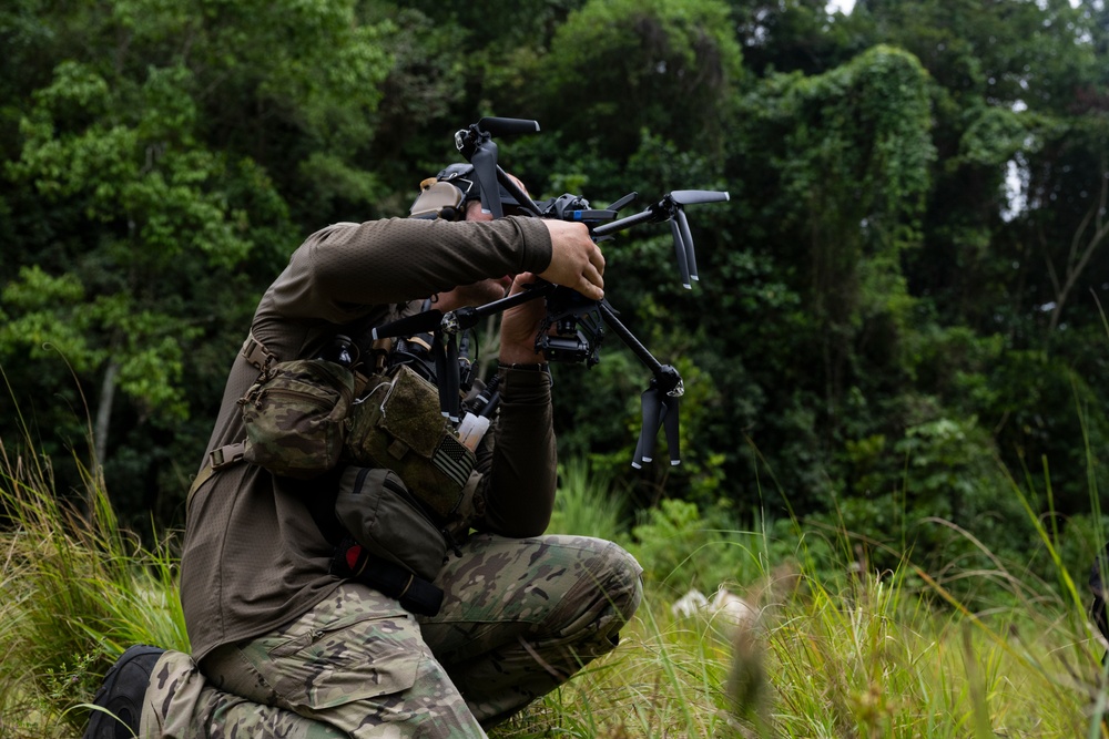 Italian, Air Force SOF conduct PR during EW 24 FTX II