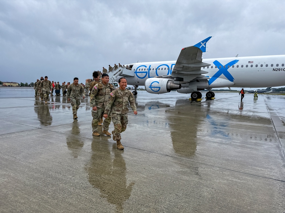 Welcome home: Bison Company Army Guardsmen returns from Kuwait