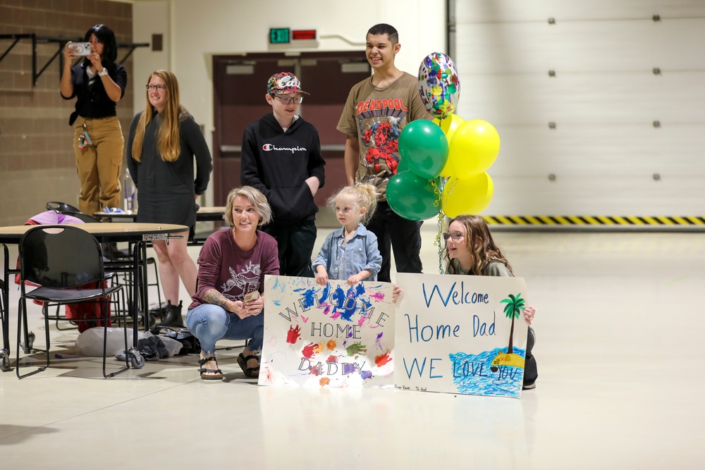 Welcome home: Bison Company Army Guardsmen returns from Kuwait