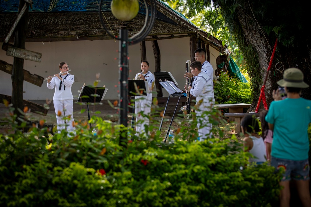 7th Fleet Band Performs in Palau