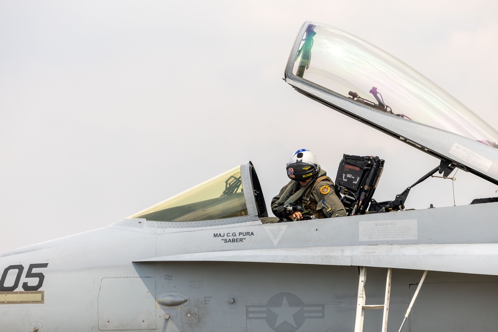 The Fighting Bengals and ROKAF 10th Fighter Wing Fly Out of Suwon, South Korea