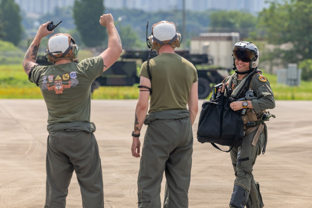 The Fighting Bengals and ROKAF 10th Fighter Wing Fly Out of Suwon, South Korea