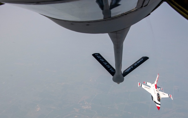 Thunderbirds Refuel with 128ARW