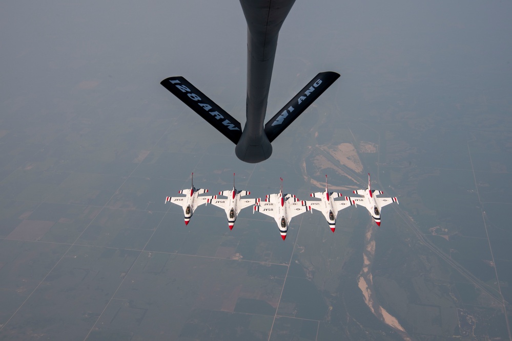 Thunderbirds Refuel with 128ARW