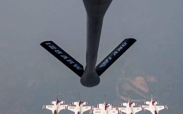 Thunderbirds Refuel with 128ARW