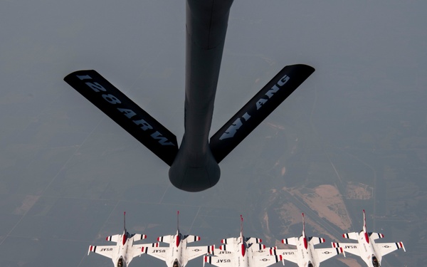 Thunderbirds Refuel with 128ARW