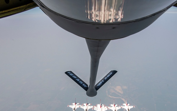 Thunderbirds Refuel with 128ARW