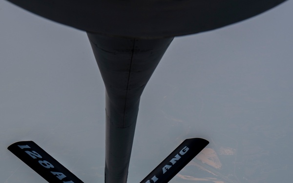 Thunderbirds Refuel with 128ARW