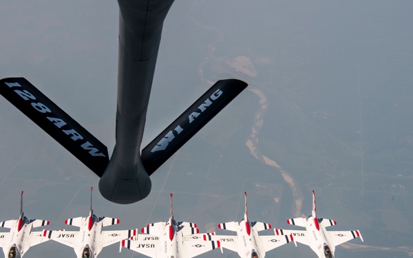 Thunderbirds Refuel with 128ARW