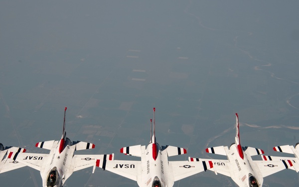 Thunderbirds Refuel with 128ARW