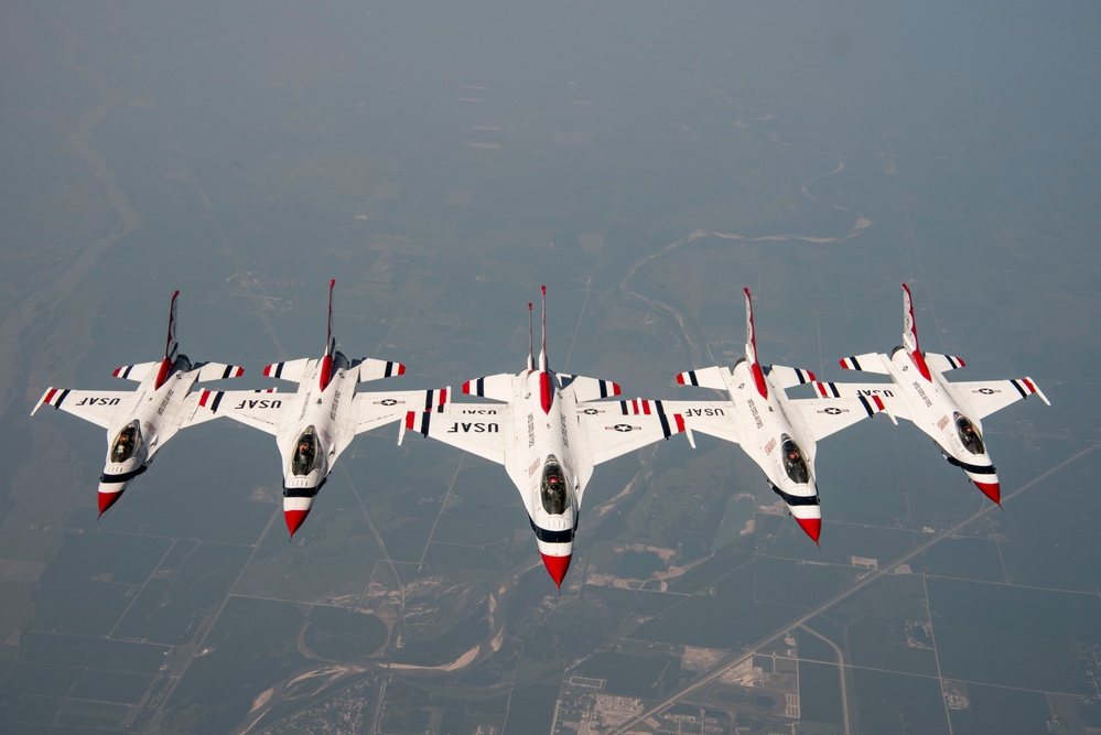 Thunderbirds Refuel with 128ARW
