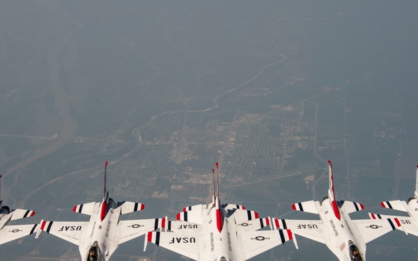 Thunderbirds Refuel with 128ARW