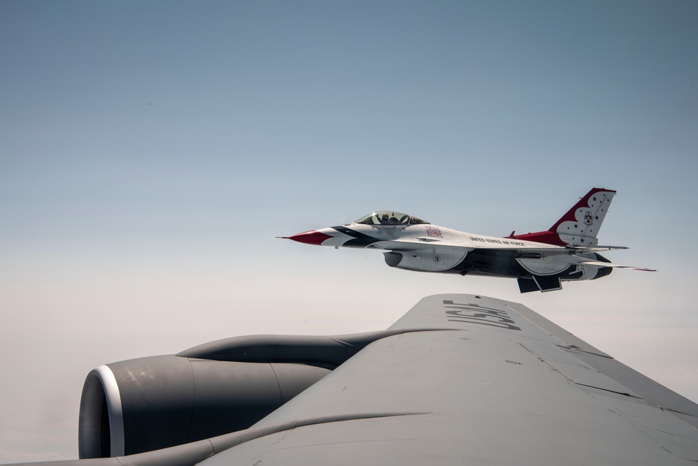 Thunderbirds Refuel with 128ARW