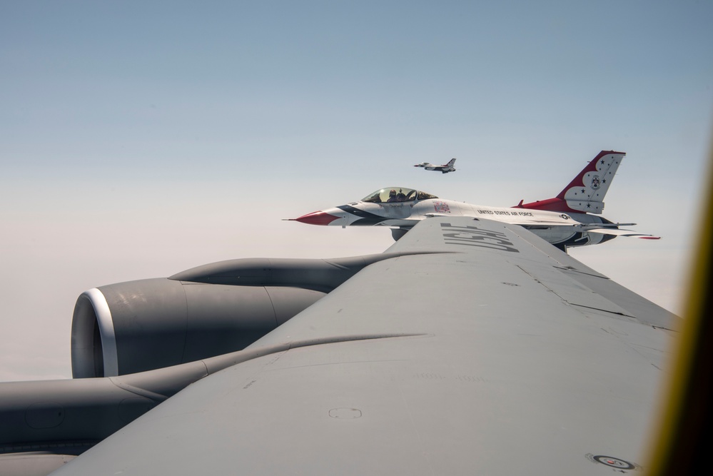 Thunderbirds Refuel with 128ARW