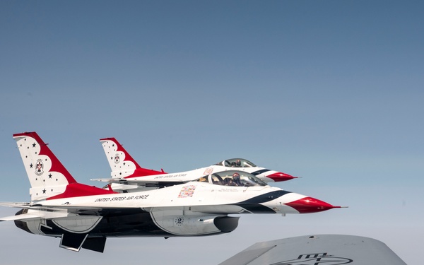 Thunderbirds Refuel with 128ARW