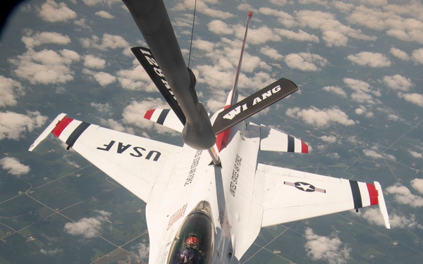 Thunderbirds Refuel with 128ARW