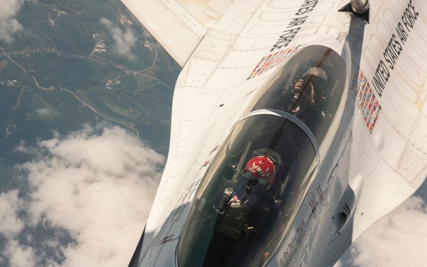 Thunderbirds Refuel with 128ARW