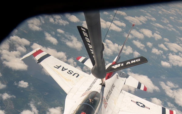 Thunderbirds Refuel with 128ARW