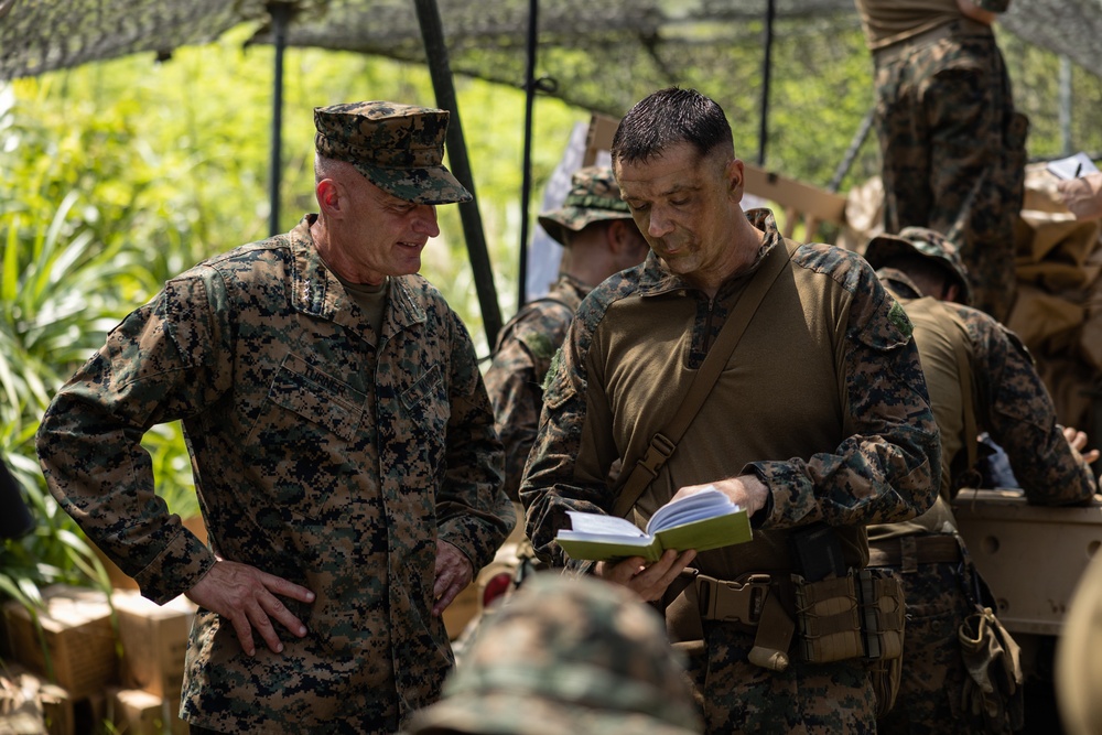 Lt. Gen. Turner visits III MEF Marines during a training exercise