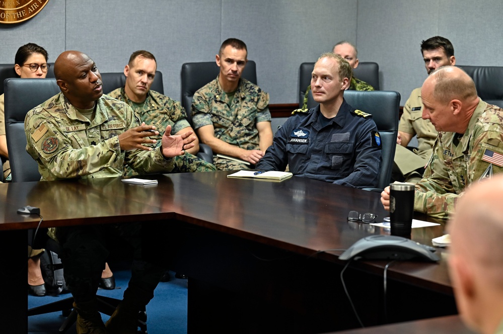 VCSO Guetlein meets JHU Schriever Space Scholars