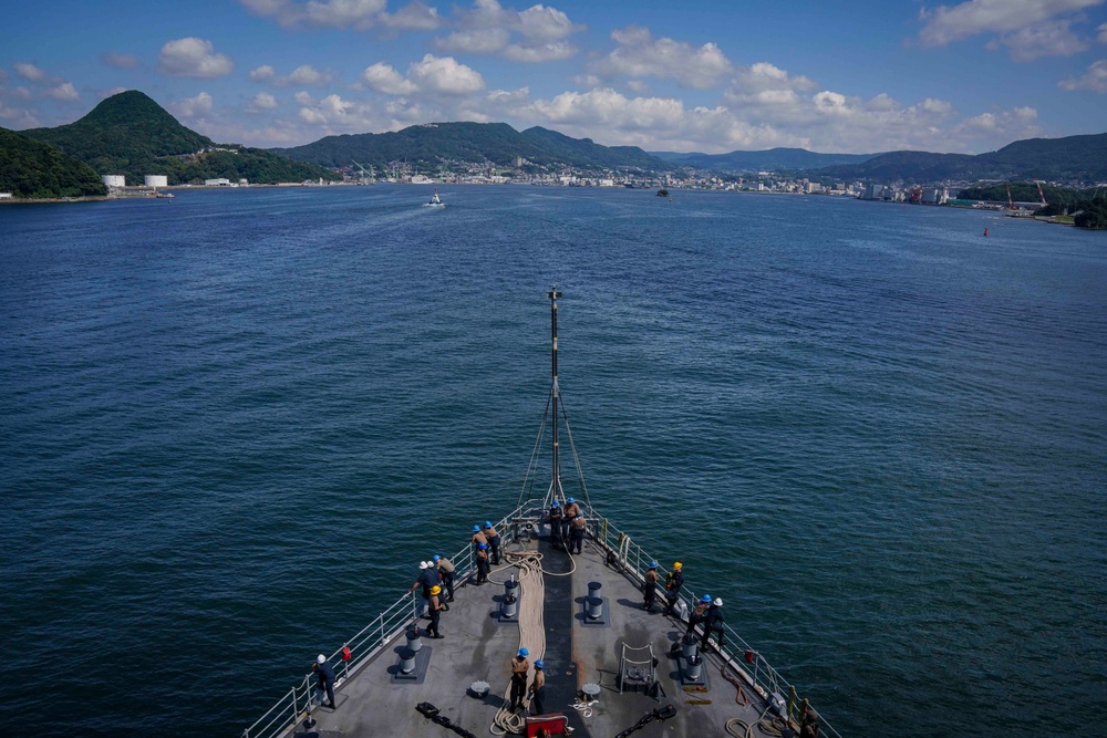 240810 – USS Harpers Ferry Makes Port at Sasebo, Japan