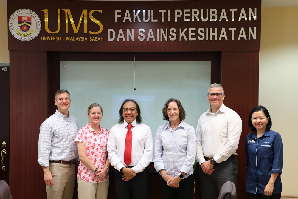 Navy Medicine’s Top Researcher Visits Southeast Asia; NAMRU INDO PACIFIC Shows Off