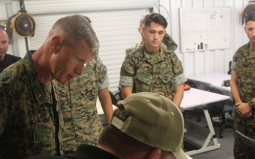 4th MARDIV Commander Visits CENSECFOR