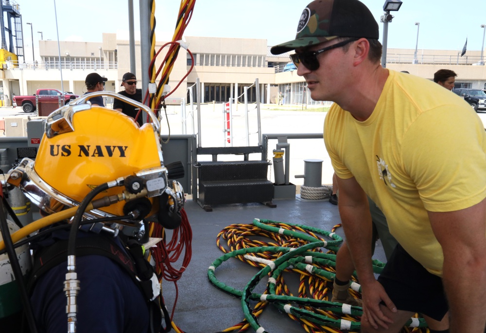Navy Diver Training at Naval Diving and Salvage Training Center