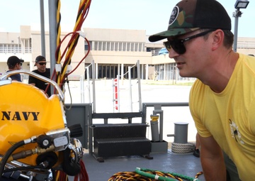 Navy Diver Training at Naval Diving and Salvage Training Center
