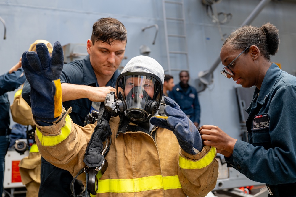 Family members embark USS Somerset for Tiger Cruise