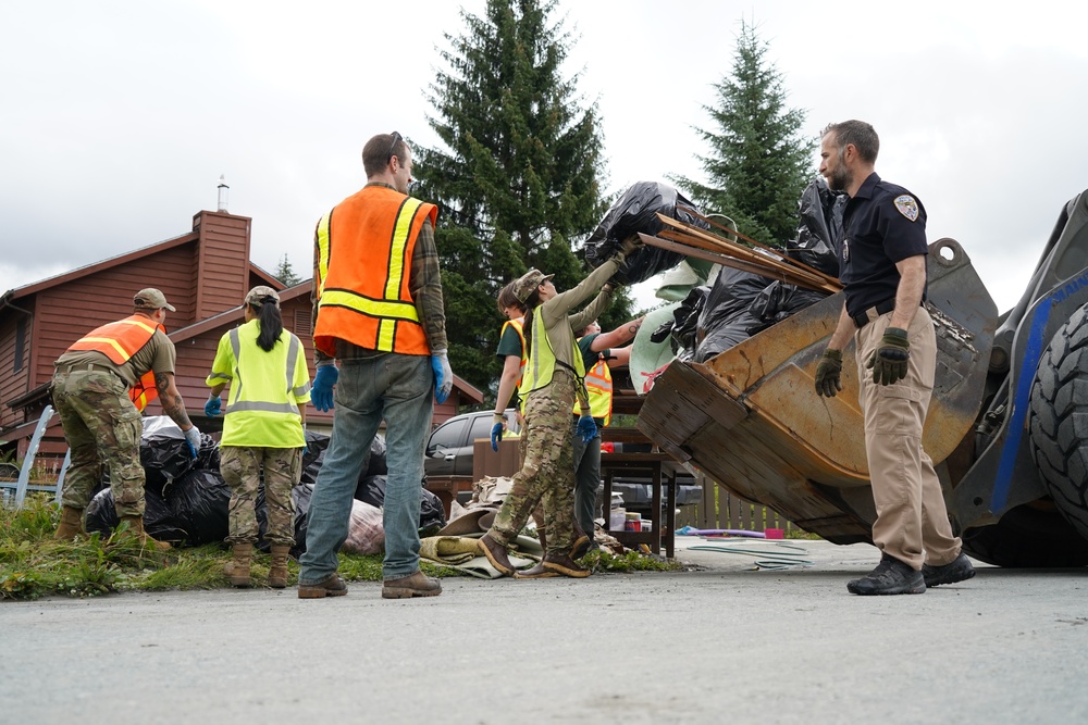 Alaska Organized Militia collaborates with Local and State Agencies to Clear Disaster Debris in Juneau