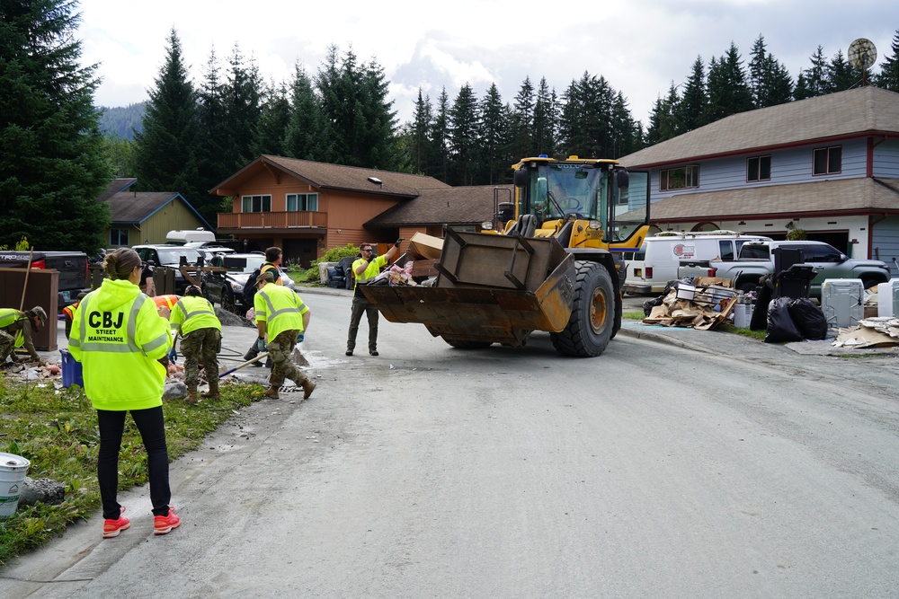 Alaska Organized Militia collaborates with Local and State Agencies to Clear Disaster Debris in Juneau