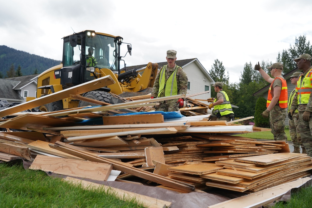 Alaska Organized Militia collaborates with Local and State Agencies to Clear Disaster Debris in Juneau