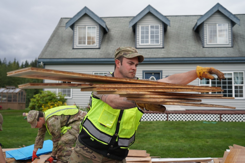 Alaska Organized Militia collaborates with Local and State Agencies to Clear Disaster Debris in Juneau