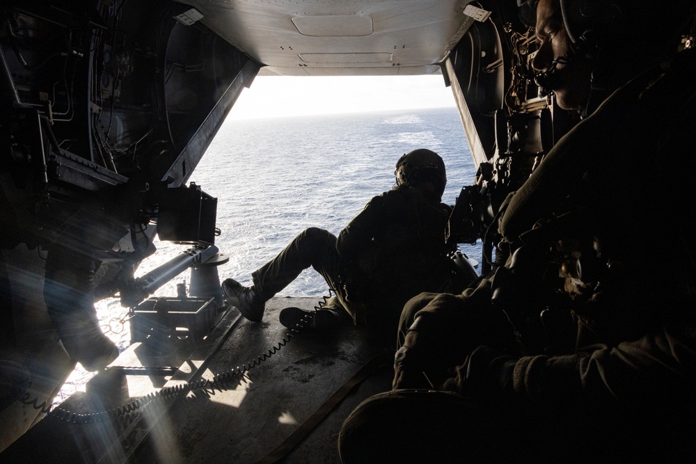 MRF-D 24.3: VMM-268 (Rein.) Marines embark HMAS Canberra landing helicopter dock