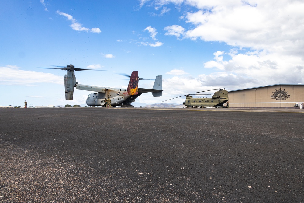 MRF-D 24.3: VMM-268 (Rein.) MV-22B Ospreys fly with Australian Army 5AVN CH-47F Chinooks