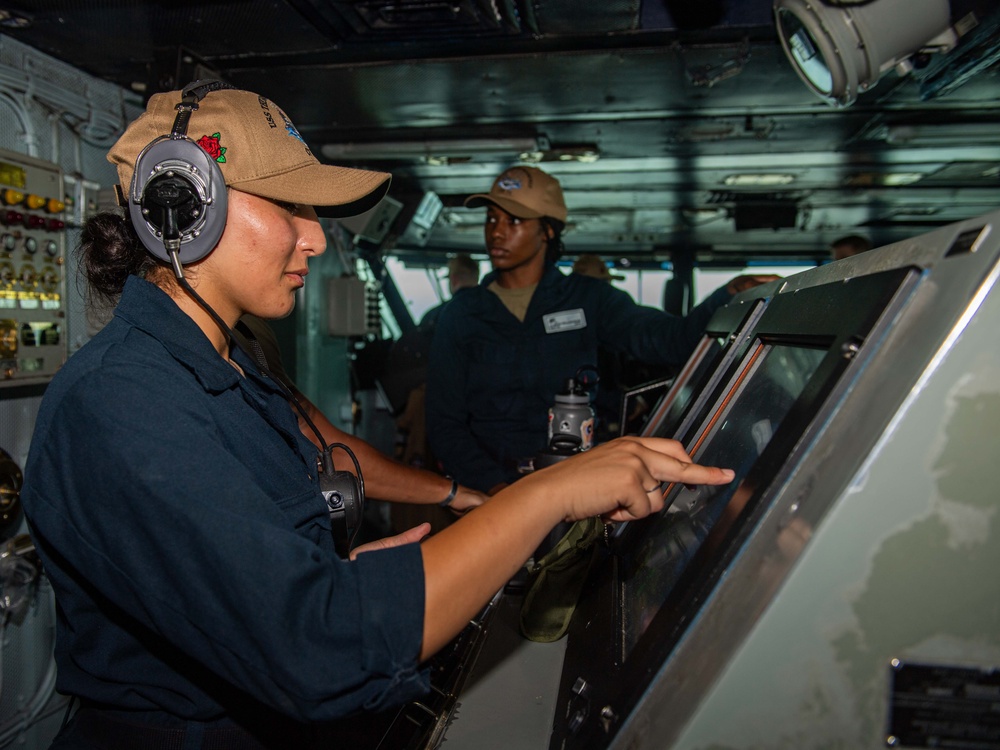 USS Theodore Roosevelt Conducts Bridge Watch