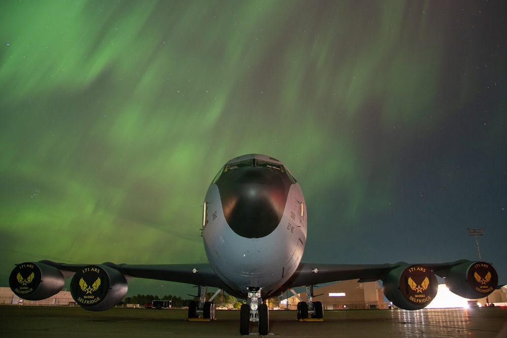 Tankers from the 127th Wing under the Northern Lights