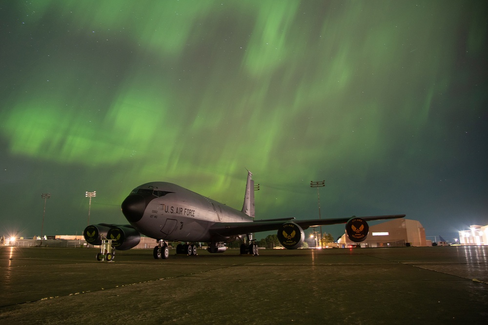 Tankers from the 127th Wing under the Northern Lights