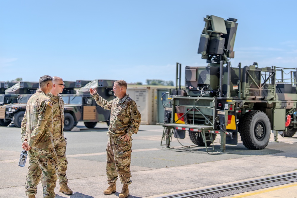 10th AAMDC Commanding General and Command Chief Warrant Officer visit Ansbach, Germany