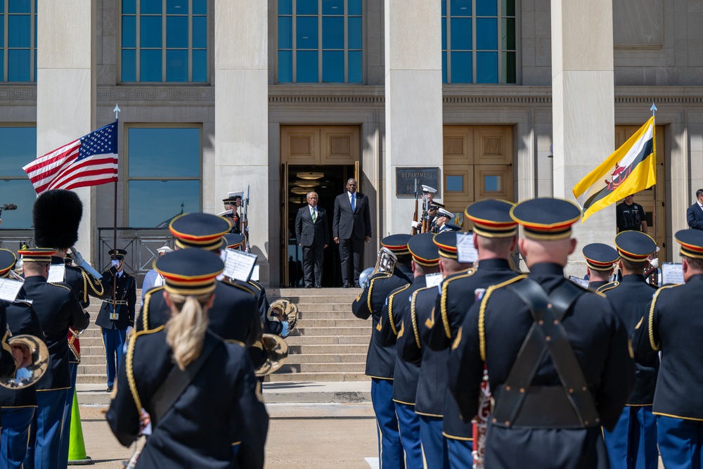 Secretary Austin hosts Brunei's Defense Minister II Halbi bin Mohammad Yussof