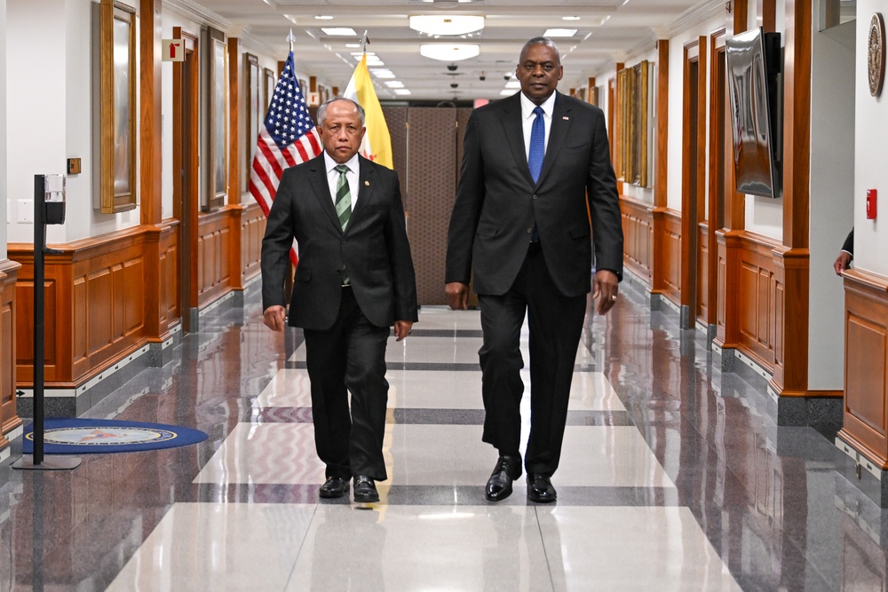 Secretary Austin hosts Brunei's Defense Minister II Halbi bin Mohammad Yussof