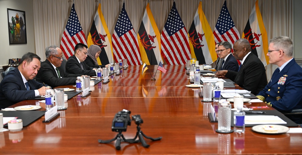 Secretary Austin hosts Brunei's Defense Minister II Halbi bin Mohammad Yussof